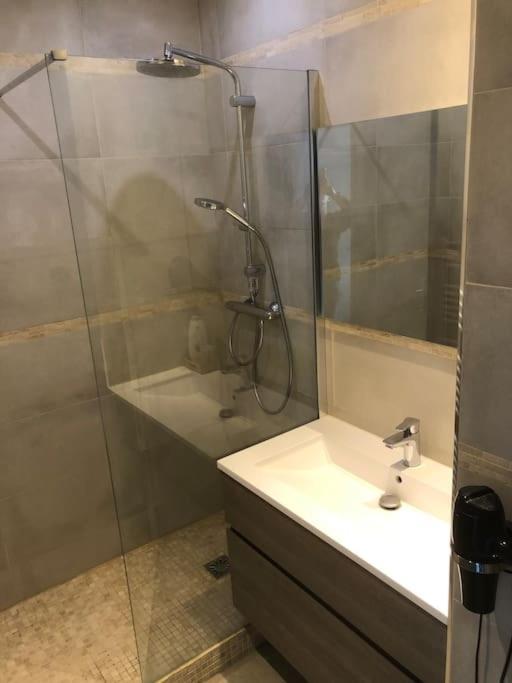 Ferienwohnung Cosy 3 Pieces En Face De La Gare Rambouillet Exterior foto