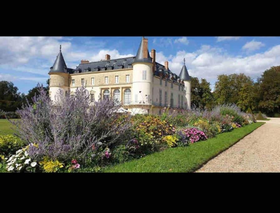 Ferienwohnung Cosy 3 Pieces En Face De La Gare Rambouillet Exterior foto